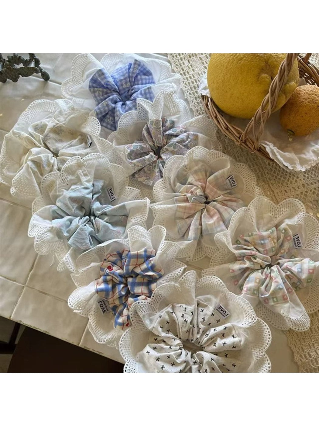 Gifty - Sweet Style Lace Detail Fabric Hair Scrunchie