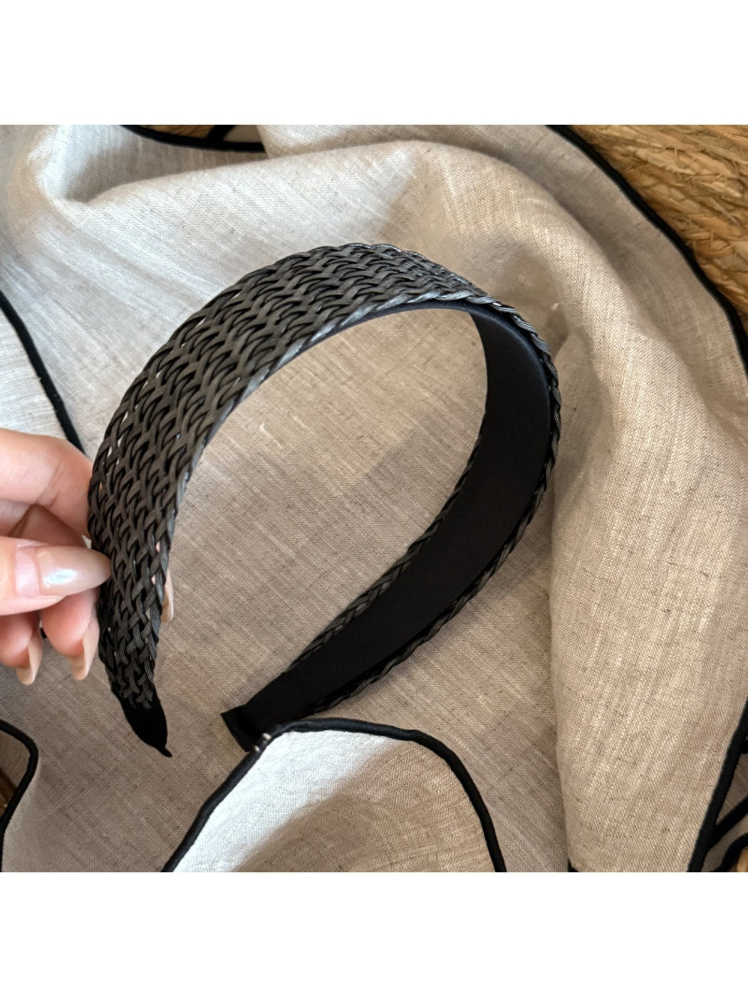 Gifty - Braided Look Wide Brim Fashion Headband
