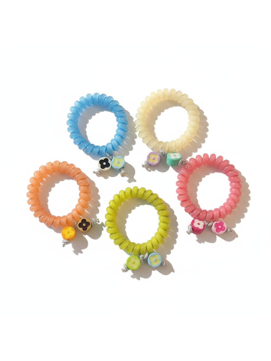 Gifty - Plastic Flower Bead Spiral Hair Tie