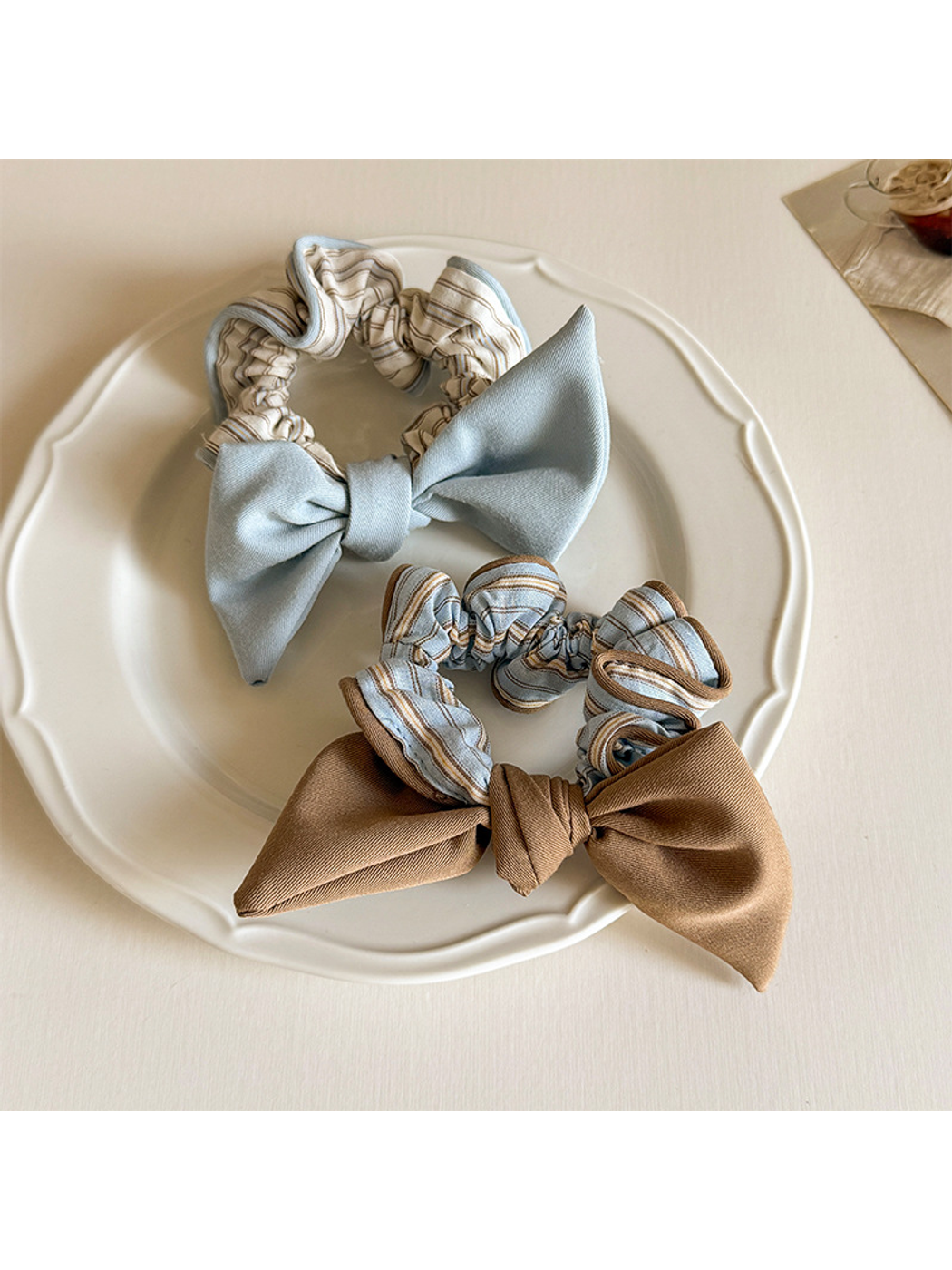 Gifty - Striped Bow Spliced Ponytail Hair Scrunchie
