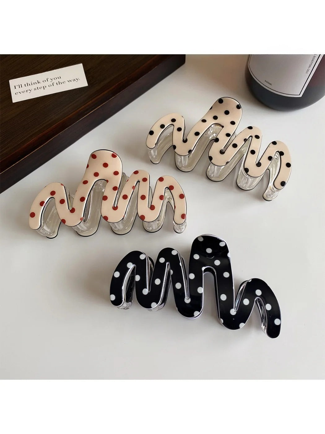 Beau - Wave Hair Claw Clip