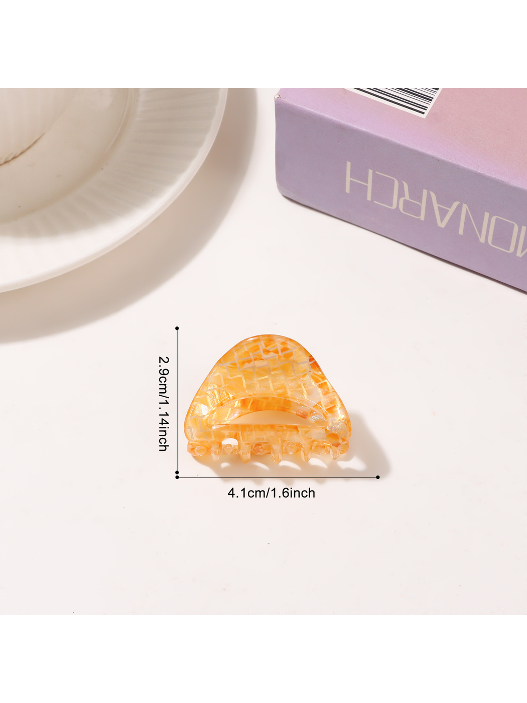 Beau - Small Triangle Textured Openwork Claw Clip