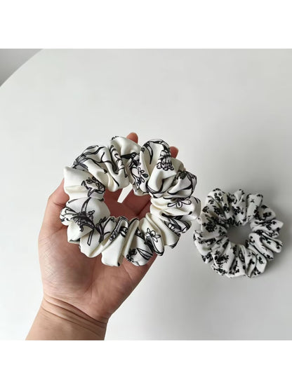 Gifty - Ink Wash Floral Print Polyester Scrunchie