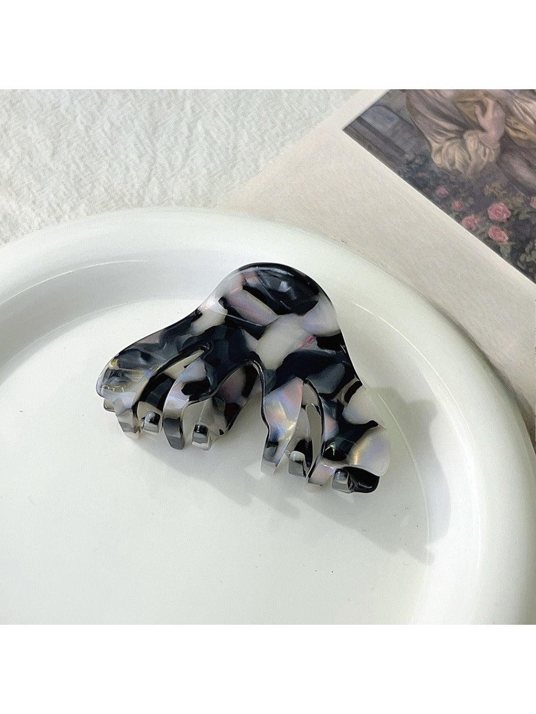 Beau - Exquisite Triangular Acetate Hair Clip