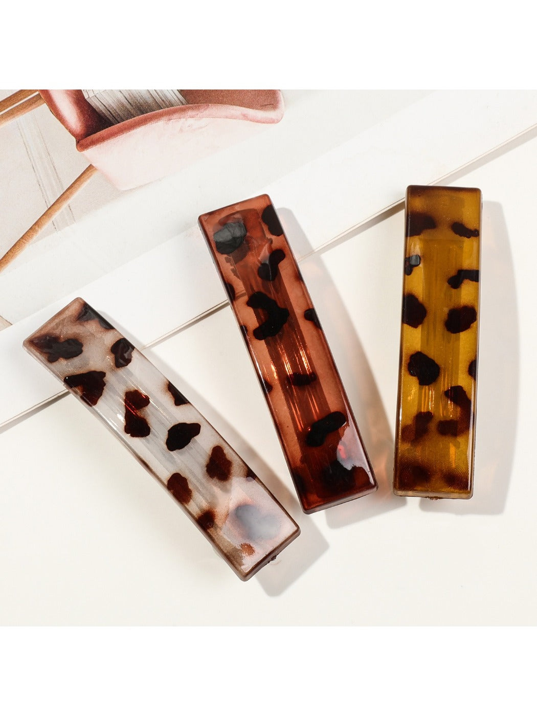 Beau - Retro Leopard Print Hair Clip
