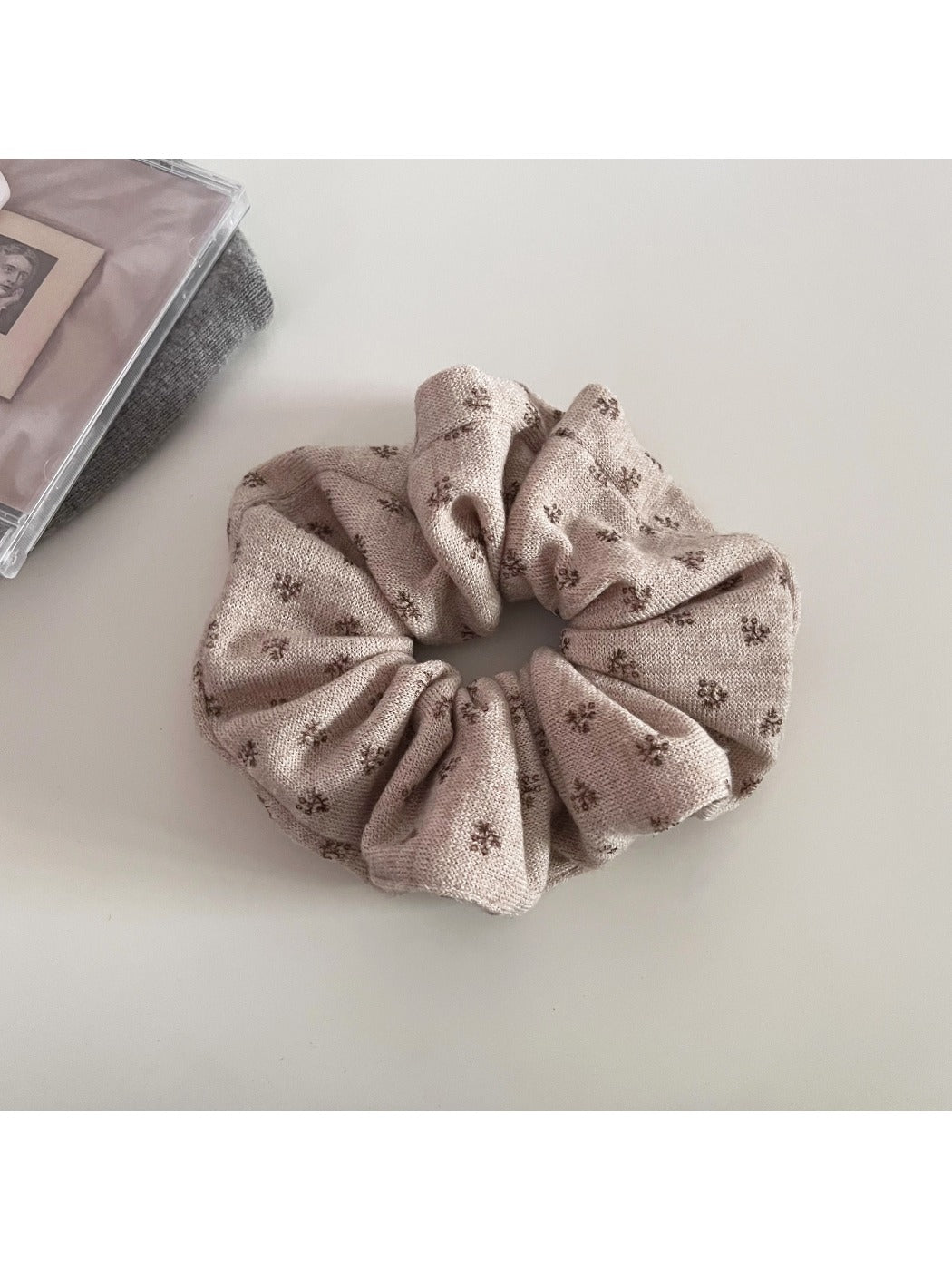 Gifty - Floral Knit Hair Scrunchie Hair Tie