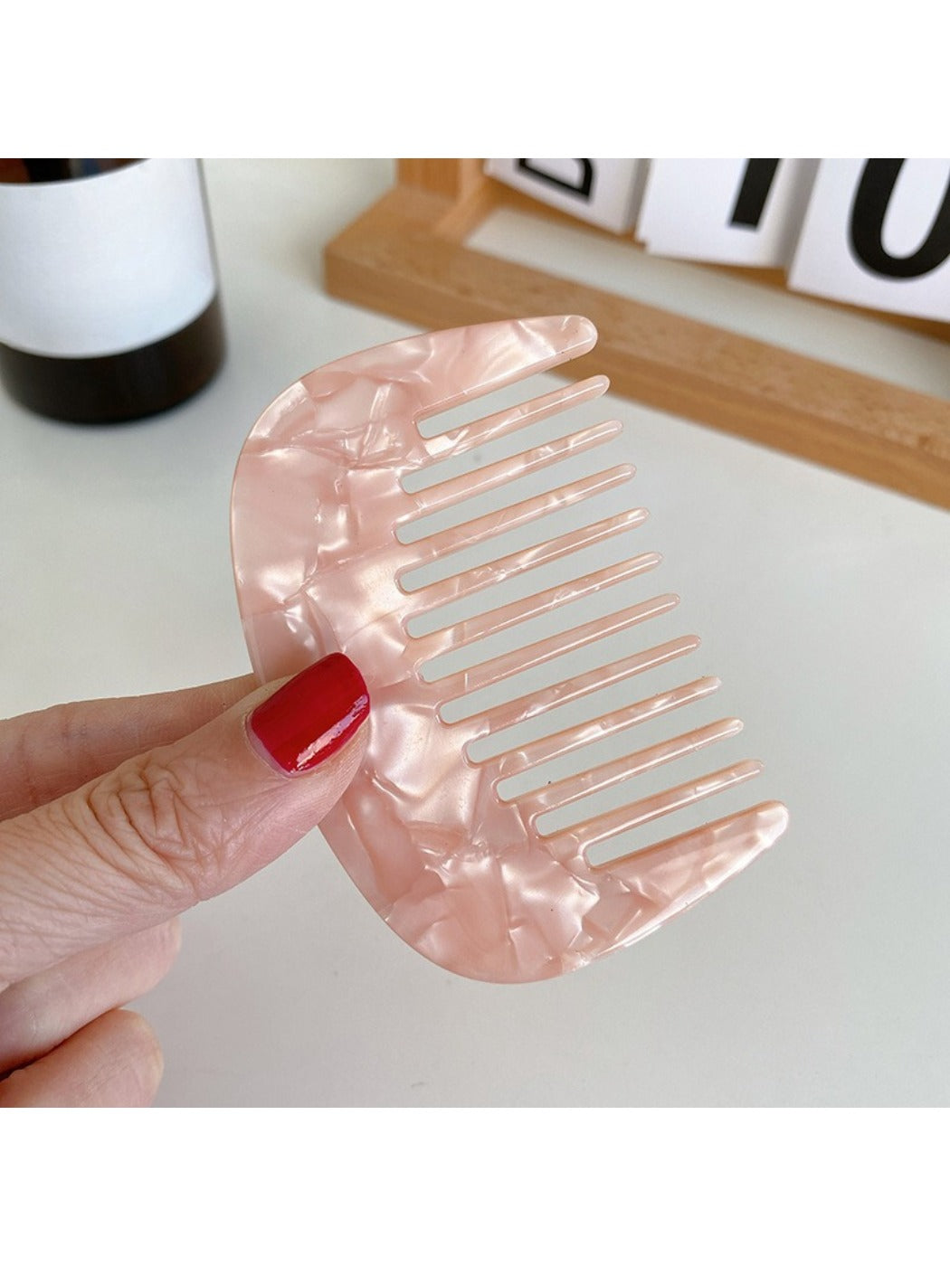 Camerow - Light Colored Portable Comb