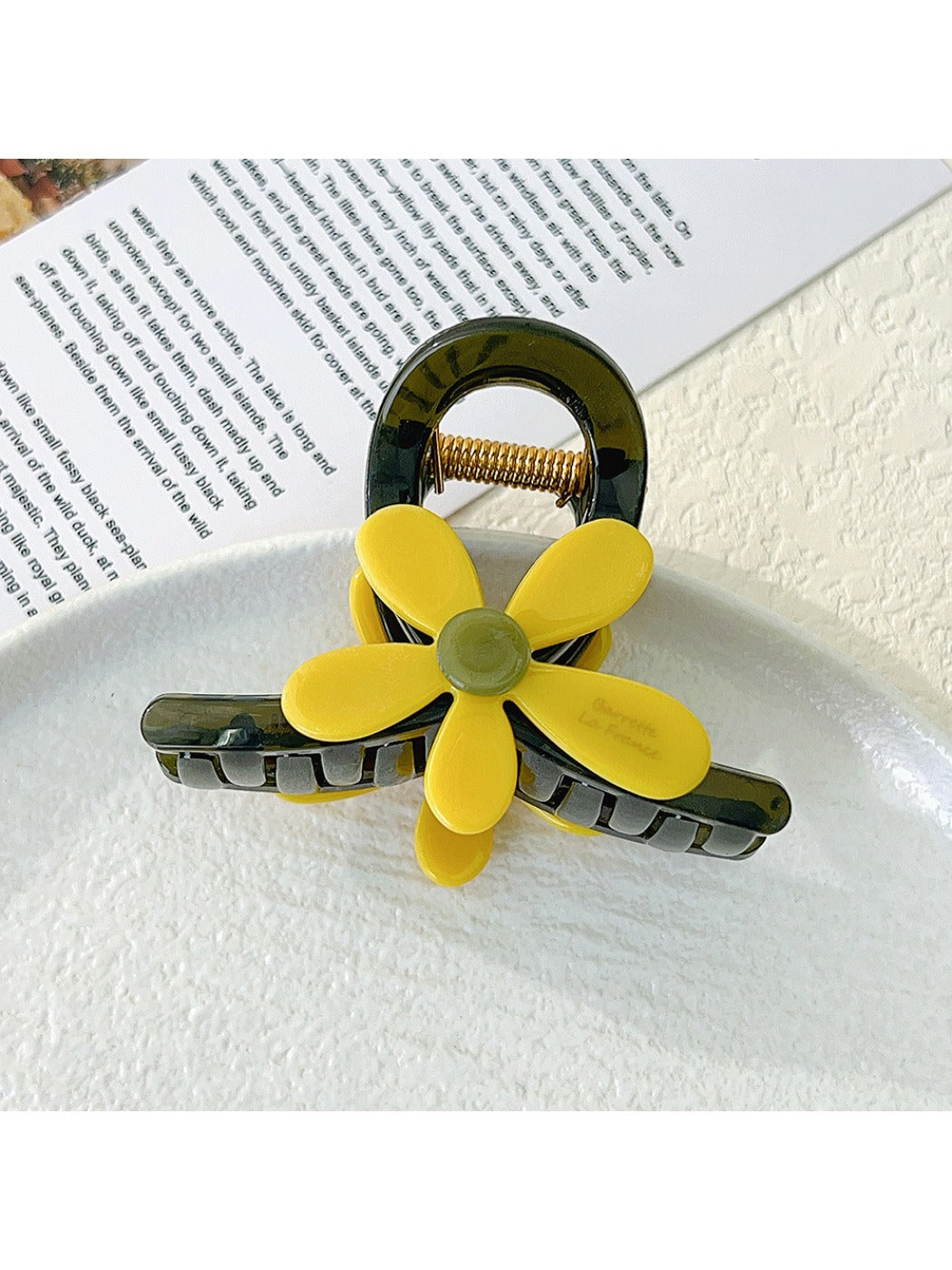 Beau - Sweet Floral Hair Claw Clip