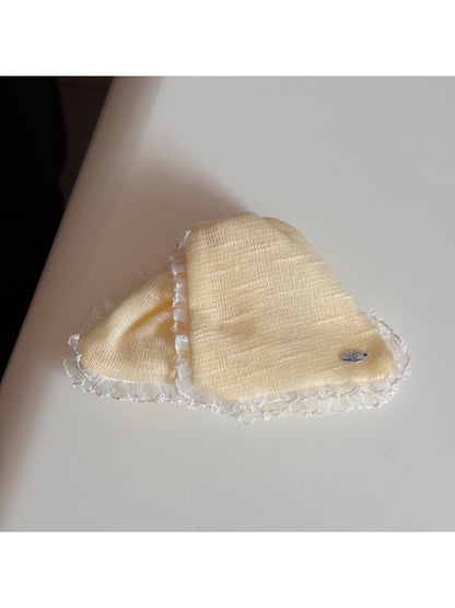Beau - Sweet Style Triangle Ruffle Edge Claw Clip