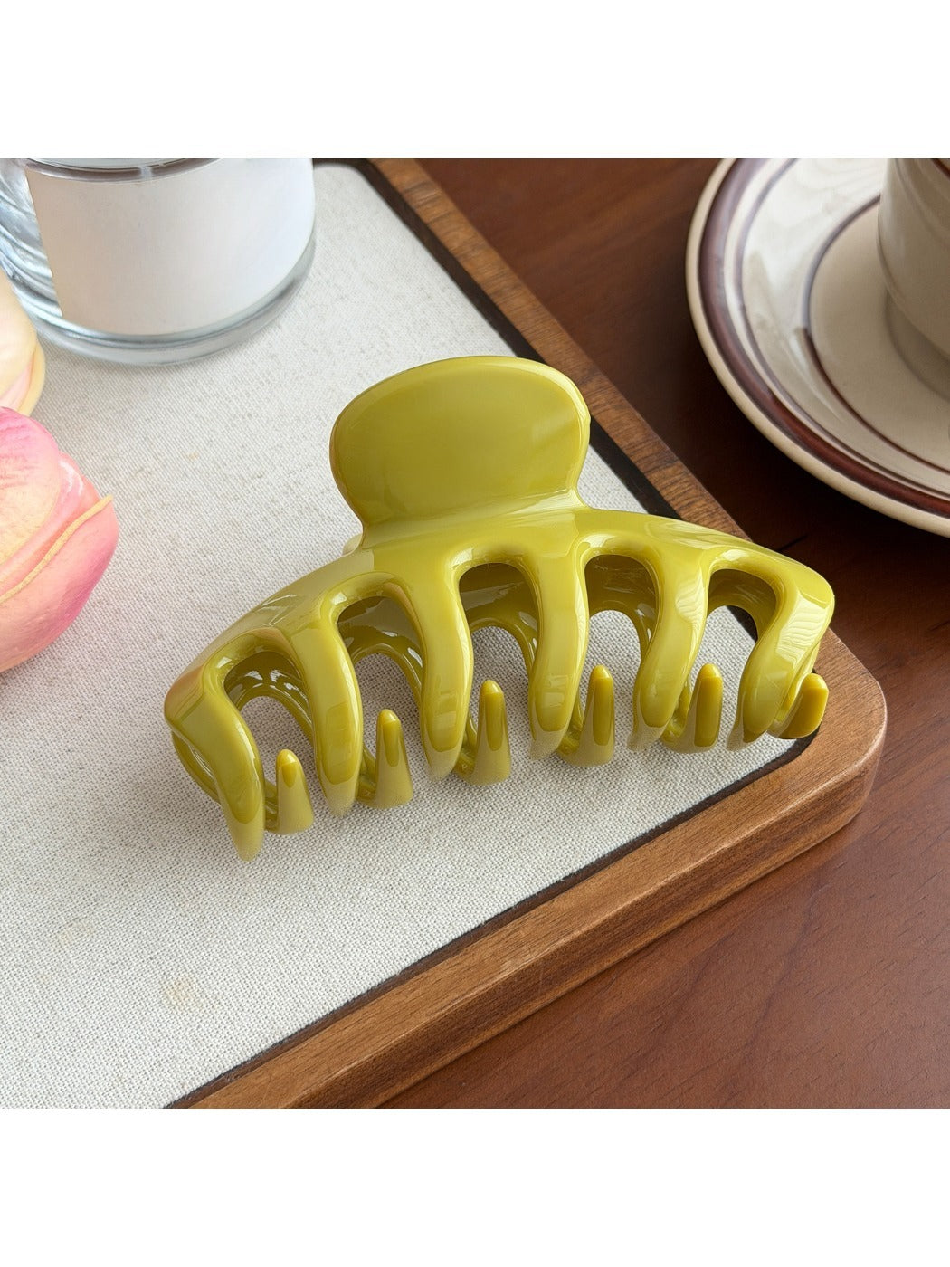 Beau - Glossy Geometric Claw Clip