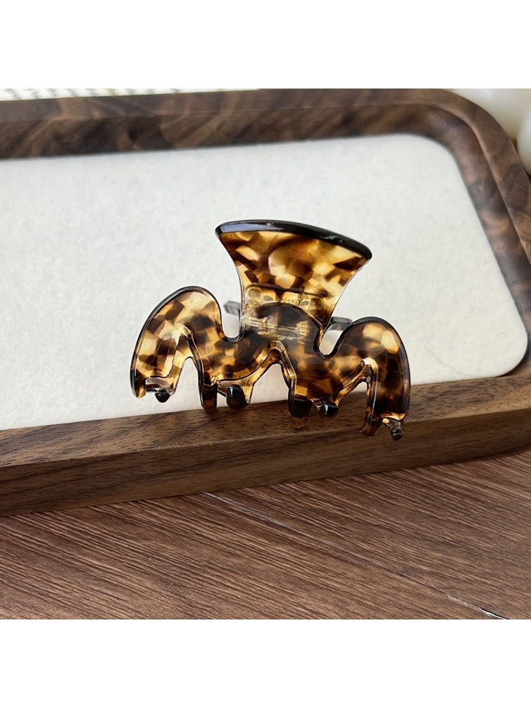 Beau - Trendy Letter M Hair Clip