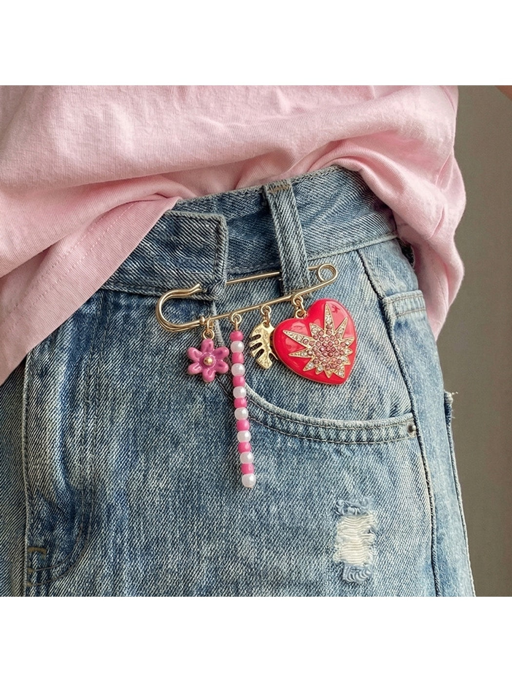 Brovia - Heart Flower Leaf Decorative Brooch Pin