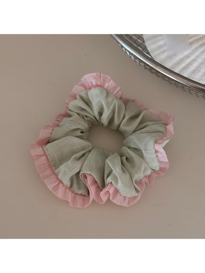 Gifty - Graceful Ruffled Edge Design Scrunchie