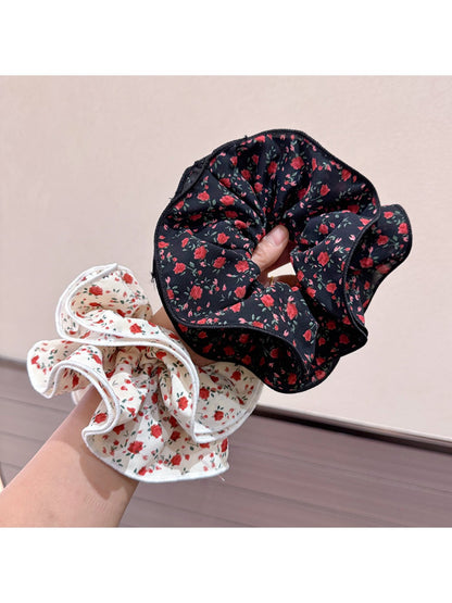 Gifty - Vintage Rose Floral Scrunchie Four Layer