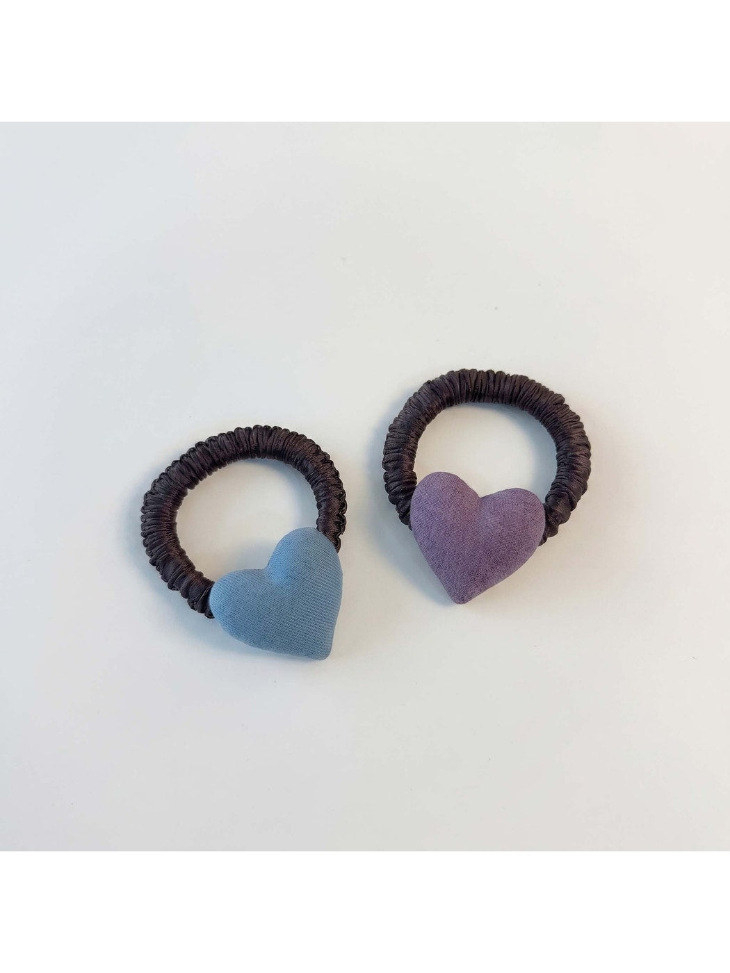 Gifty - Sweet Style Heart Accent Fabric Hair Tie