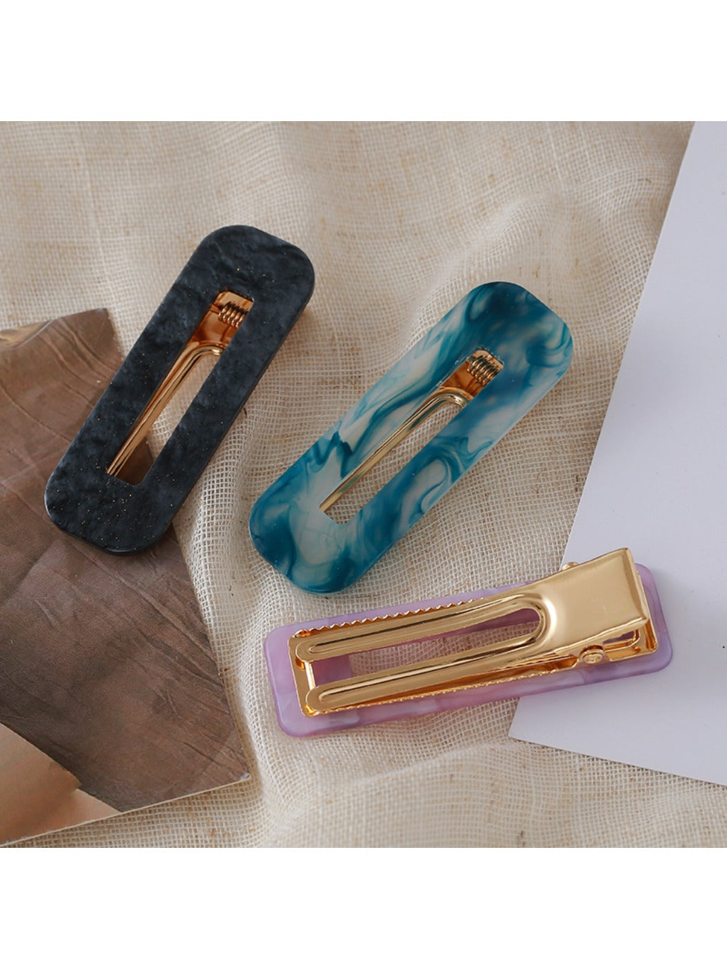 Beau - Hollowed Out Square Hair Clip