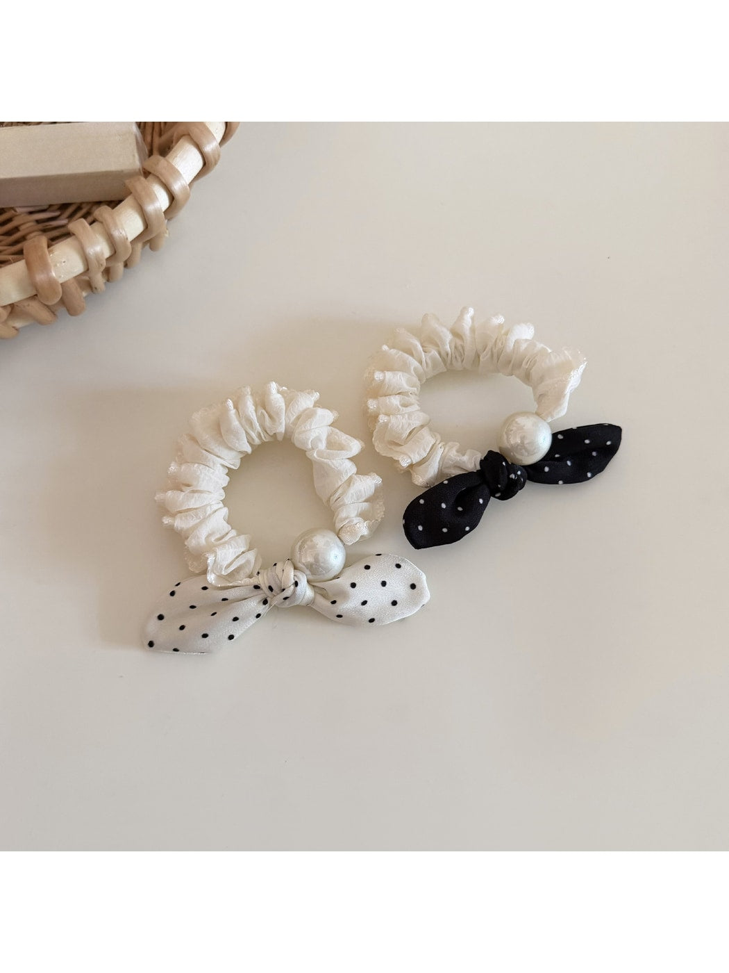 Gifty - Polka Dot Rabbit Ear Bow Elastic Scrunchie