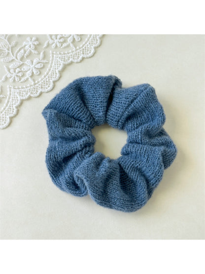Gifty - Knitted Striped Scrunchie Hair Tie