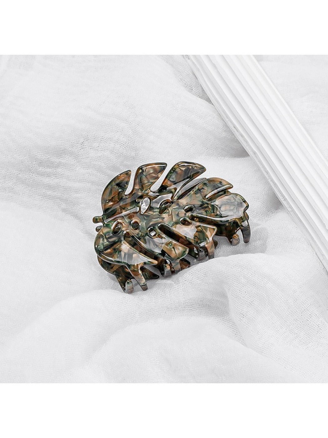 Beau - Leaf Acetate Hair Clip