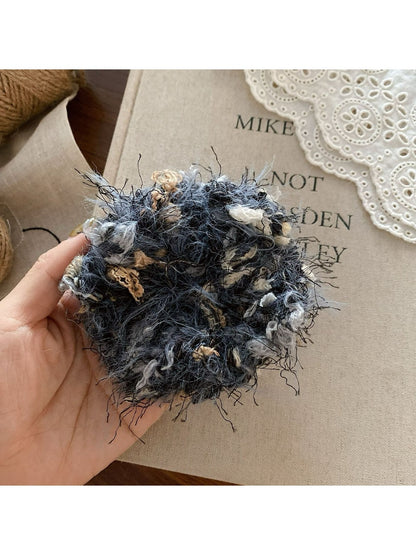 Gifty - Artistic Colored Yarn Hair Tie