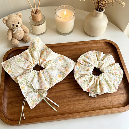 Gifty - Botanical Print Square Scarf Scrunchie
