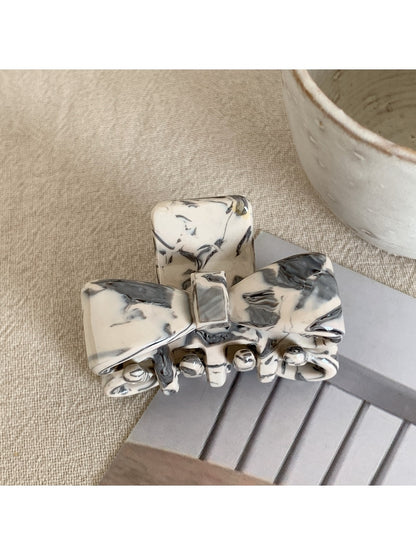Beau - Minimalist Small Bow Hair Clip