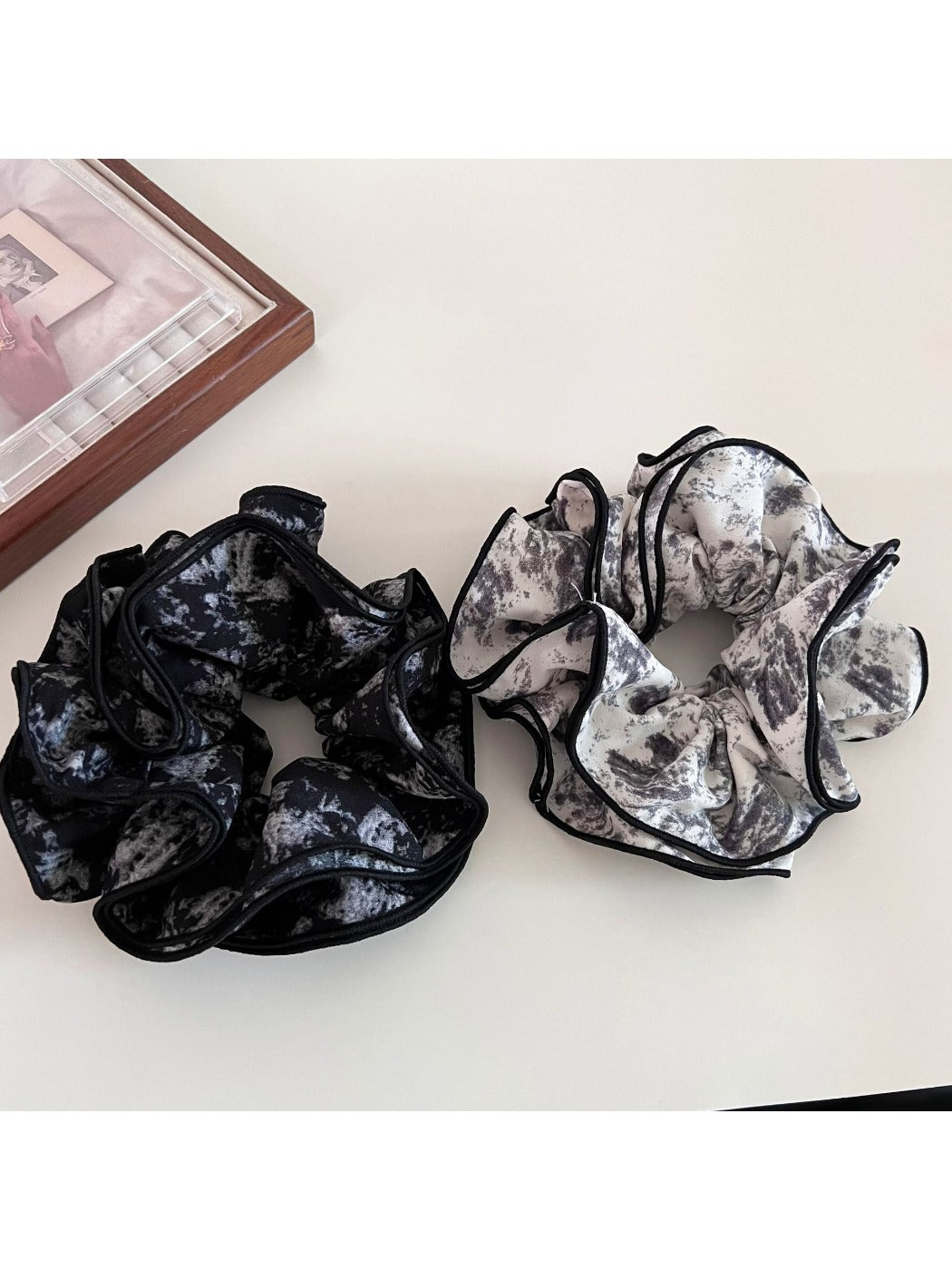 Gifty - Ink Wash Style Scrunchie