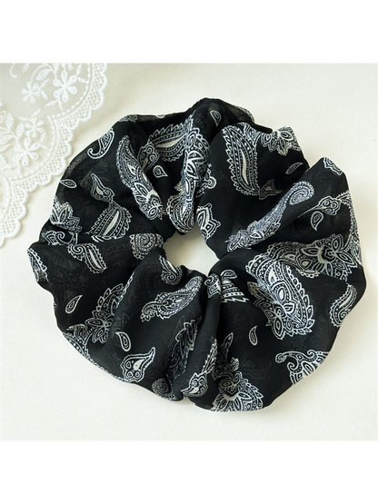 Gifty - Oversized Floral Print Ponytail Scrunchie