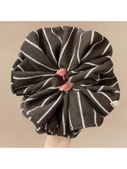 Gifty - Knitted Striped Hair Loop