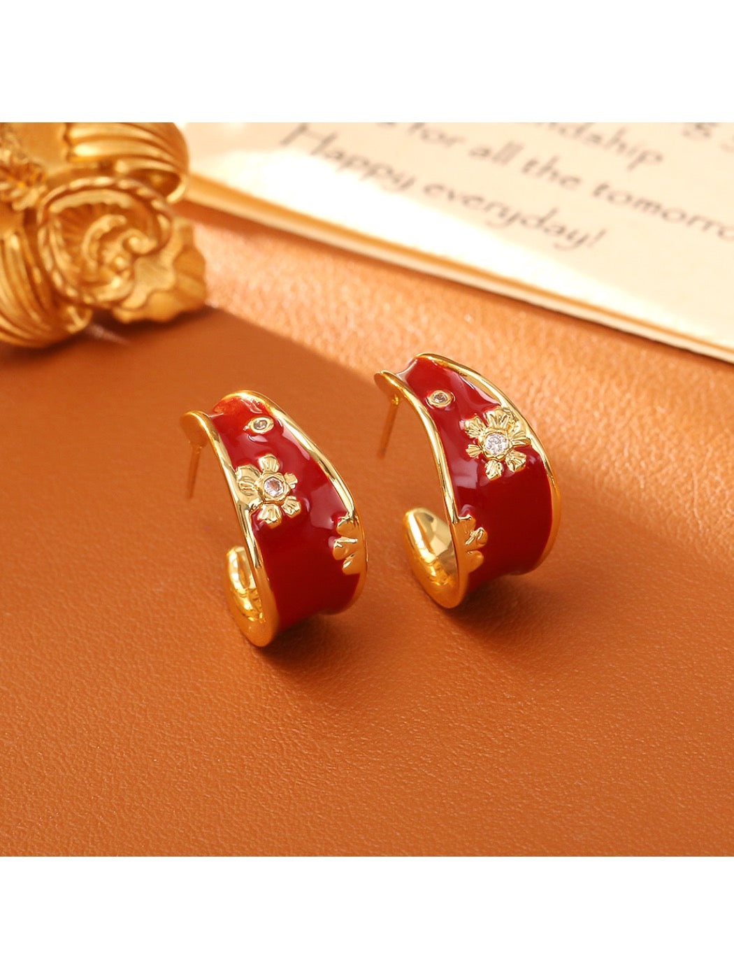 Earedge - Modern C-Hoop Earrings