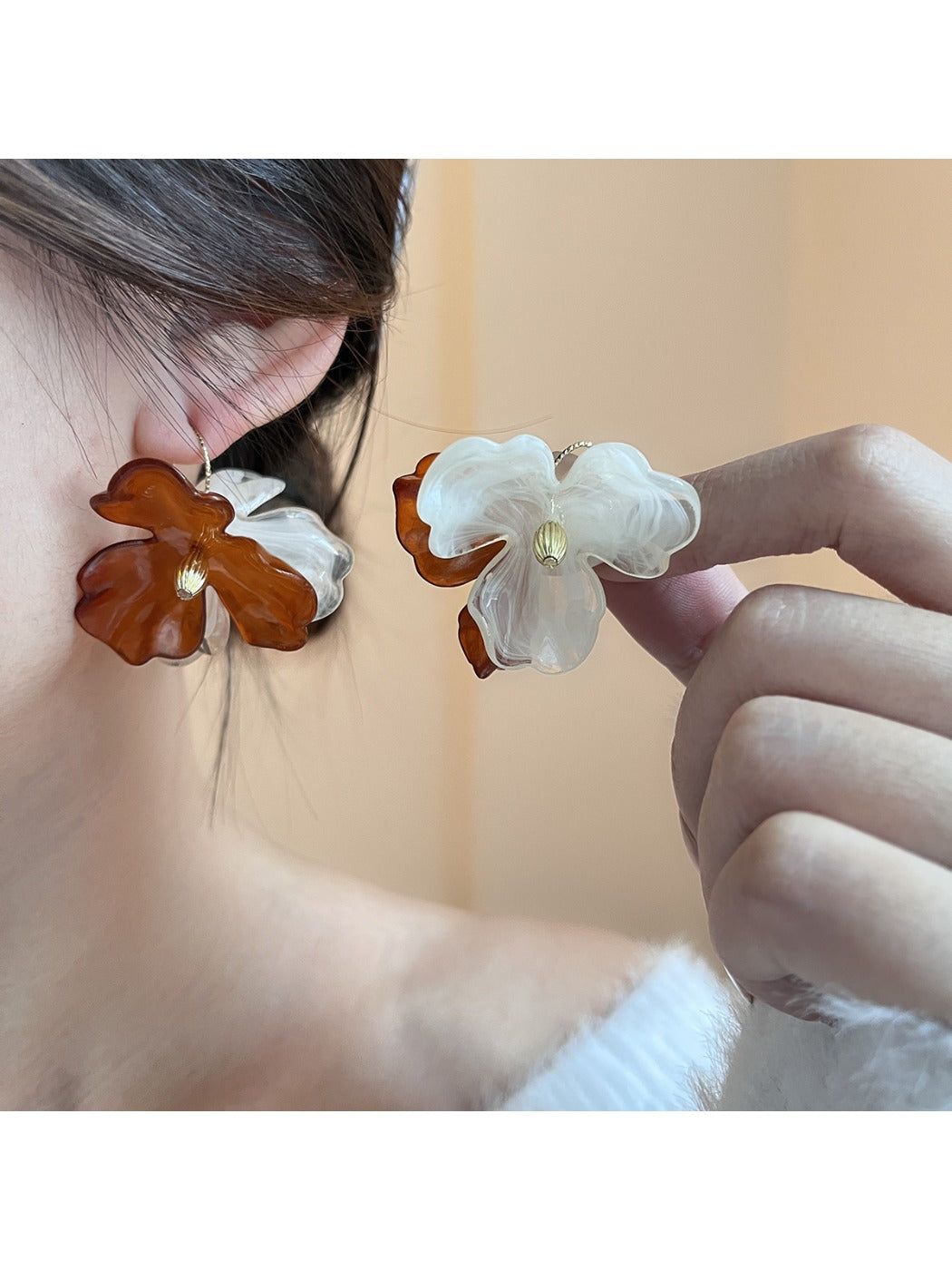 Earedge - Coffee-Colored Floral Premium Earrings