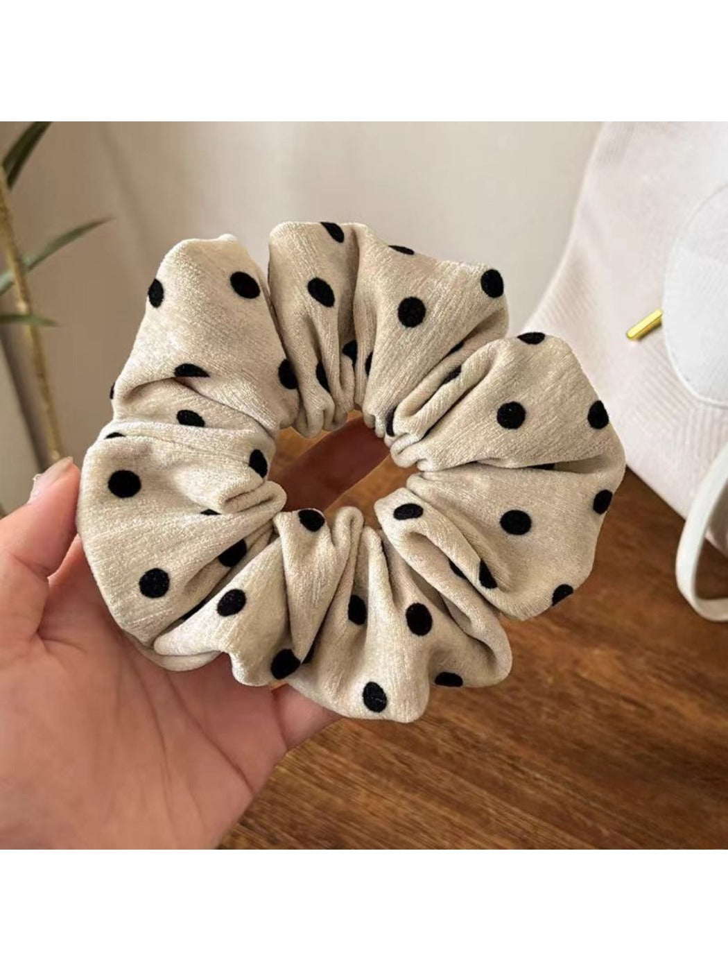Gifty - Polka Dot Hair Ring