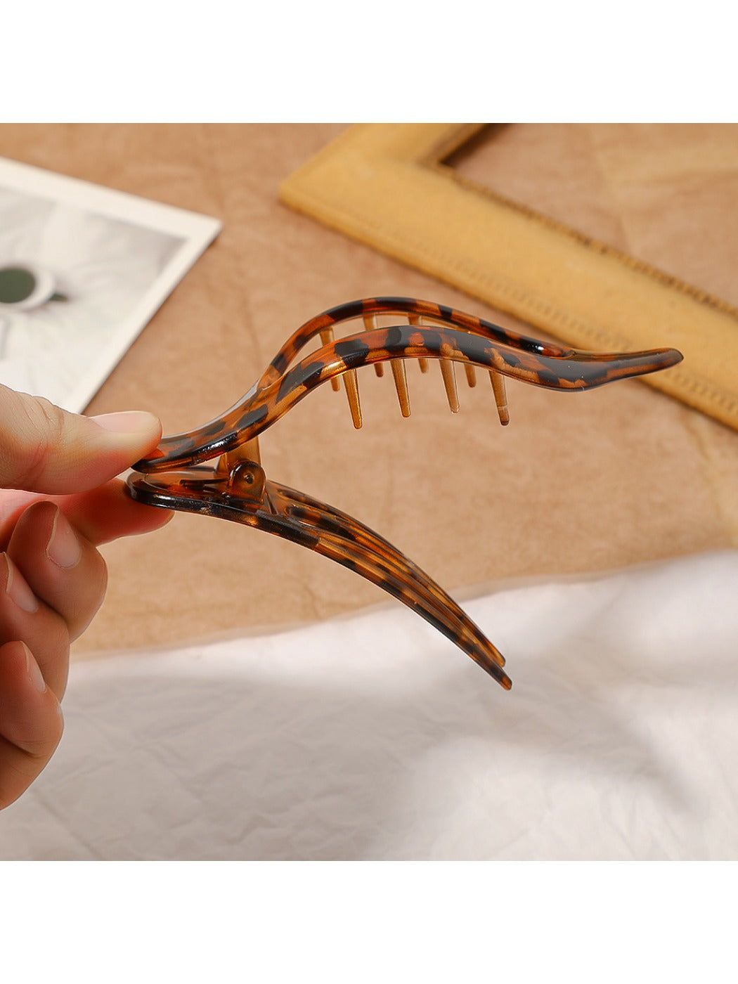 Beau - Mesh Leopard Print Hair Clip