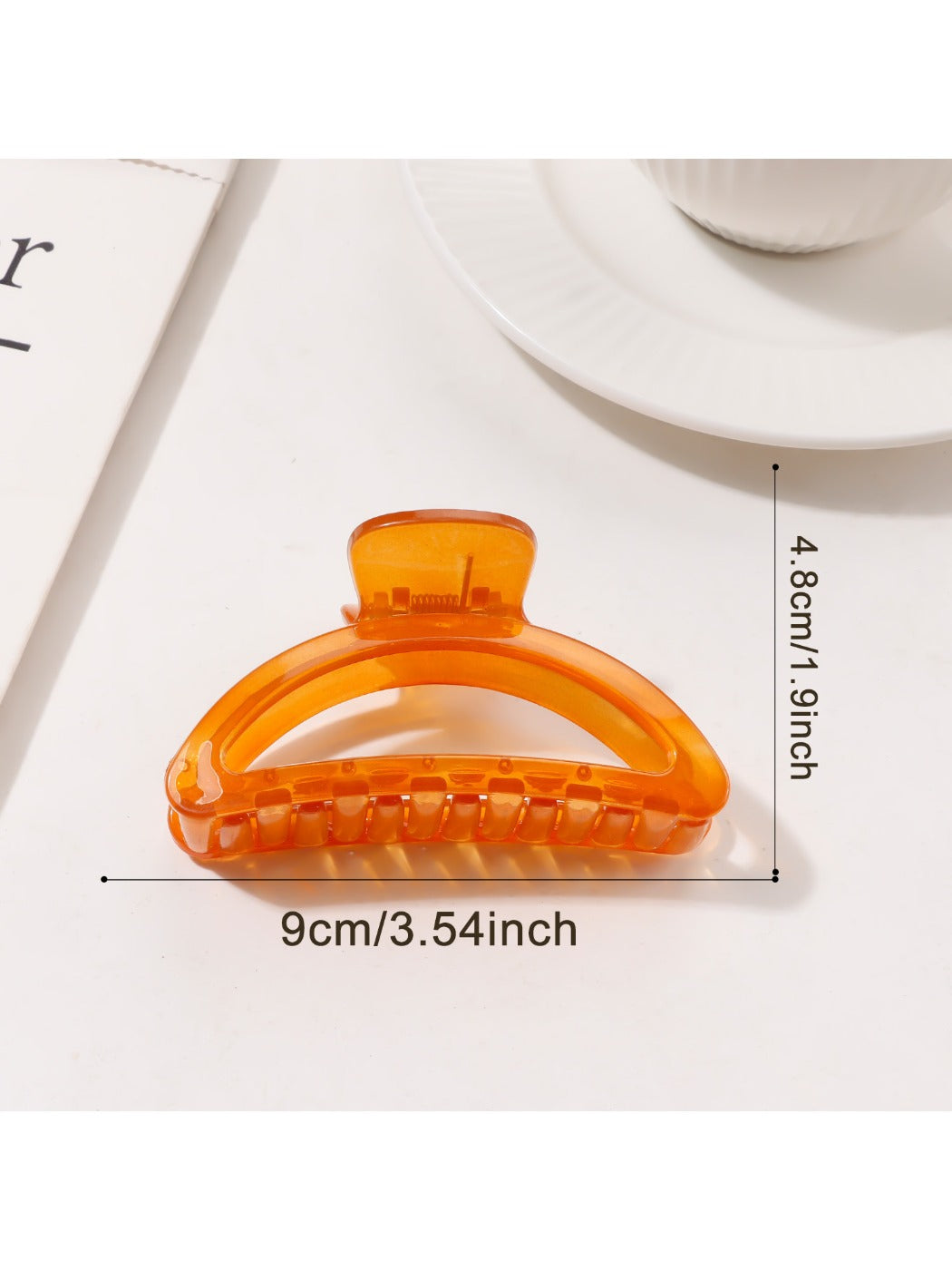 Beau - Minimalist Openwork Crescent Hair Claw Clip