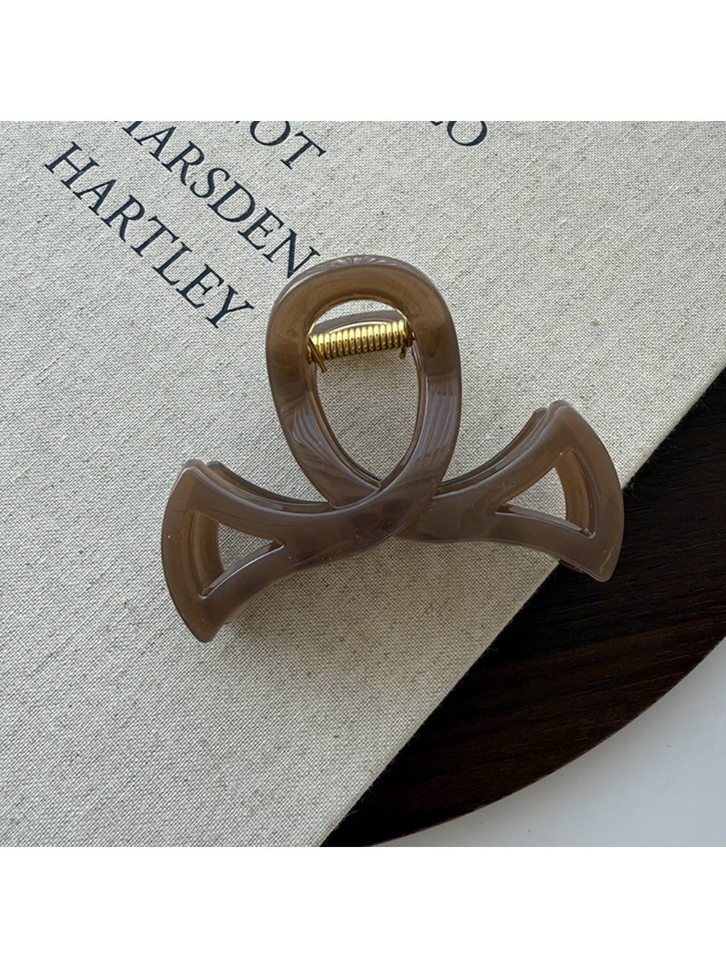 Beau - Minimalist Fork Shaped Hair Claw Clip
