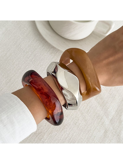 Lovra - Irregular Wide Band Bracelet