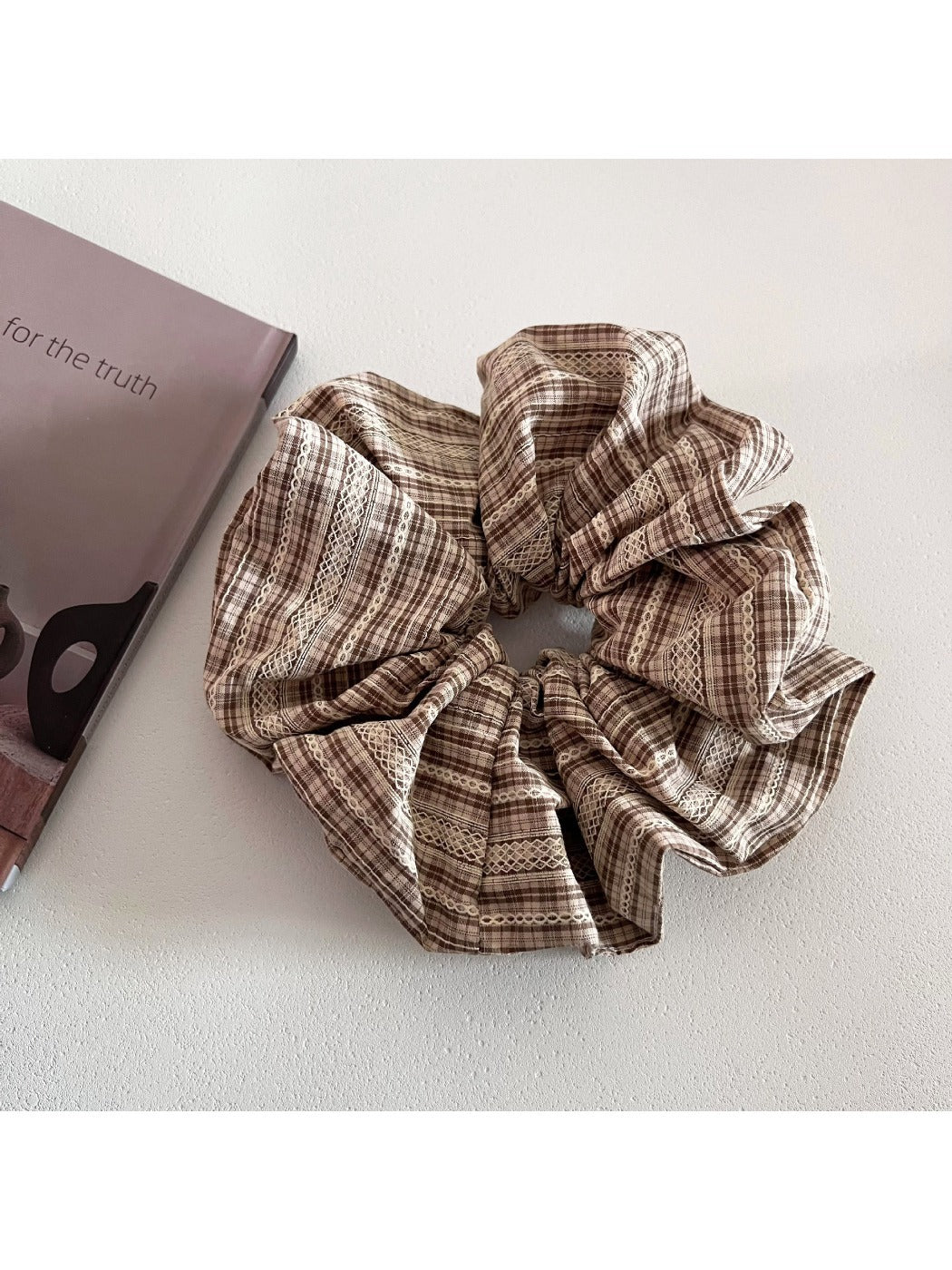 Gifty - Elegant Simple Plaid Scrunchie