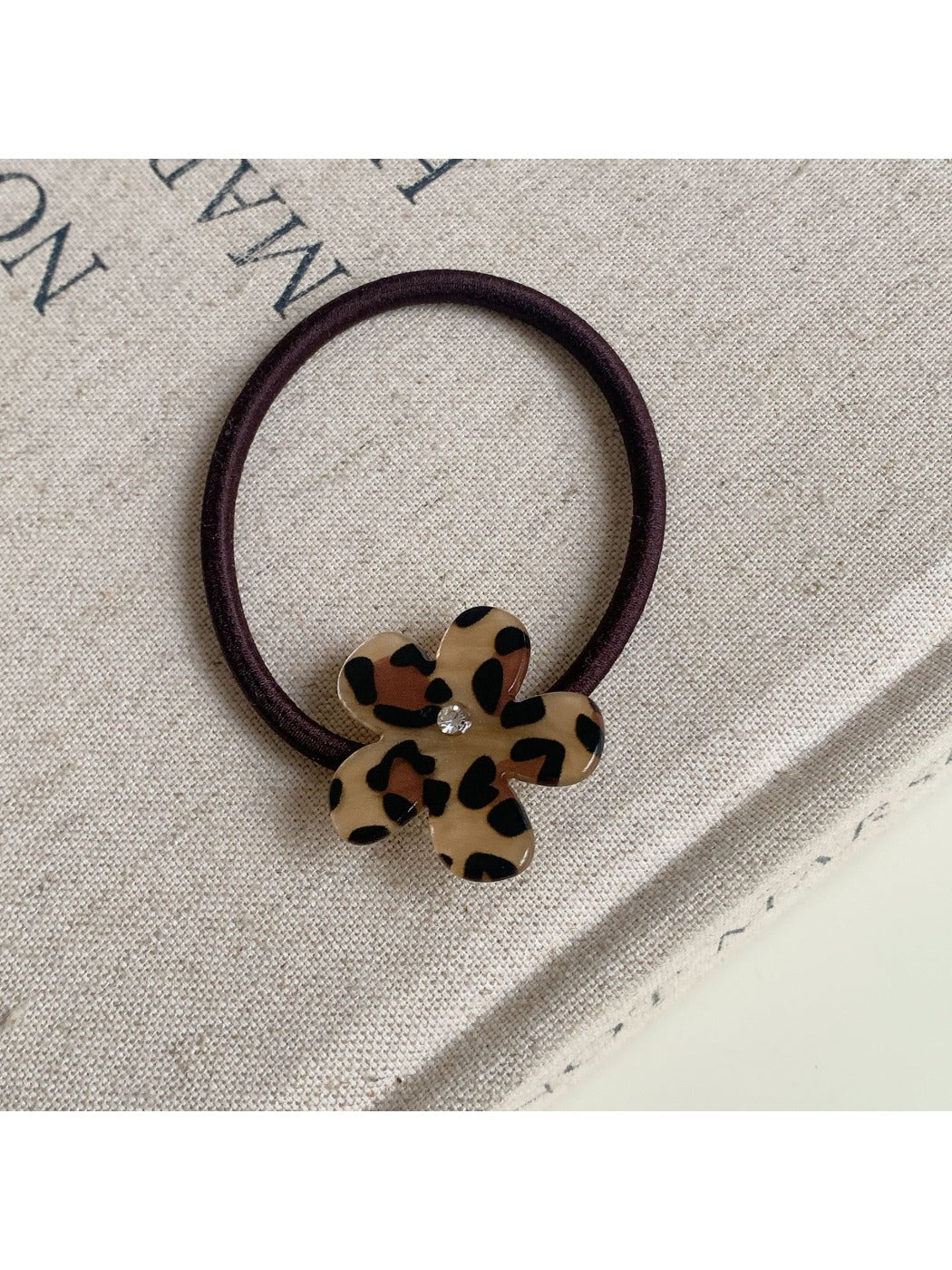 Gifty - Retro Leopard Print Hair Tie