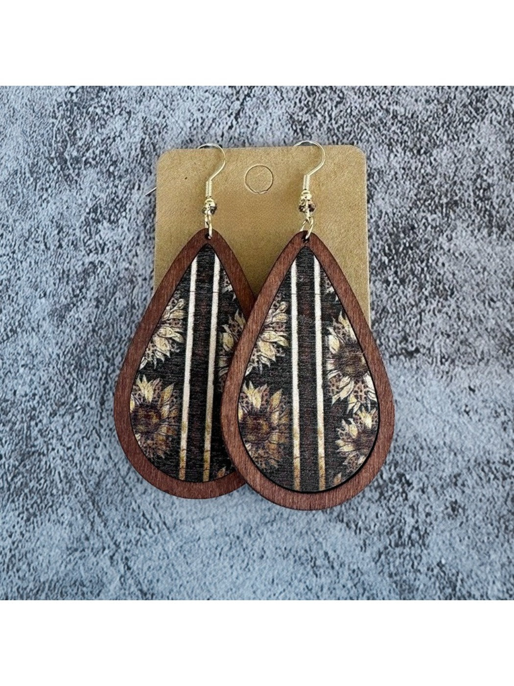 Earedge - Wooden Teardrop Vintage Earrings