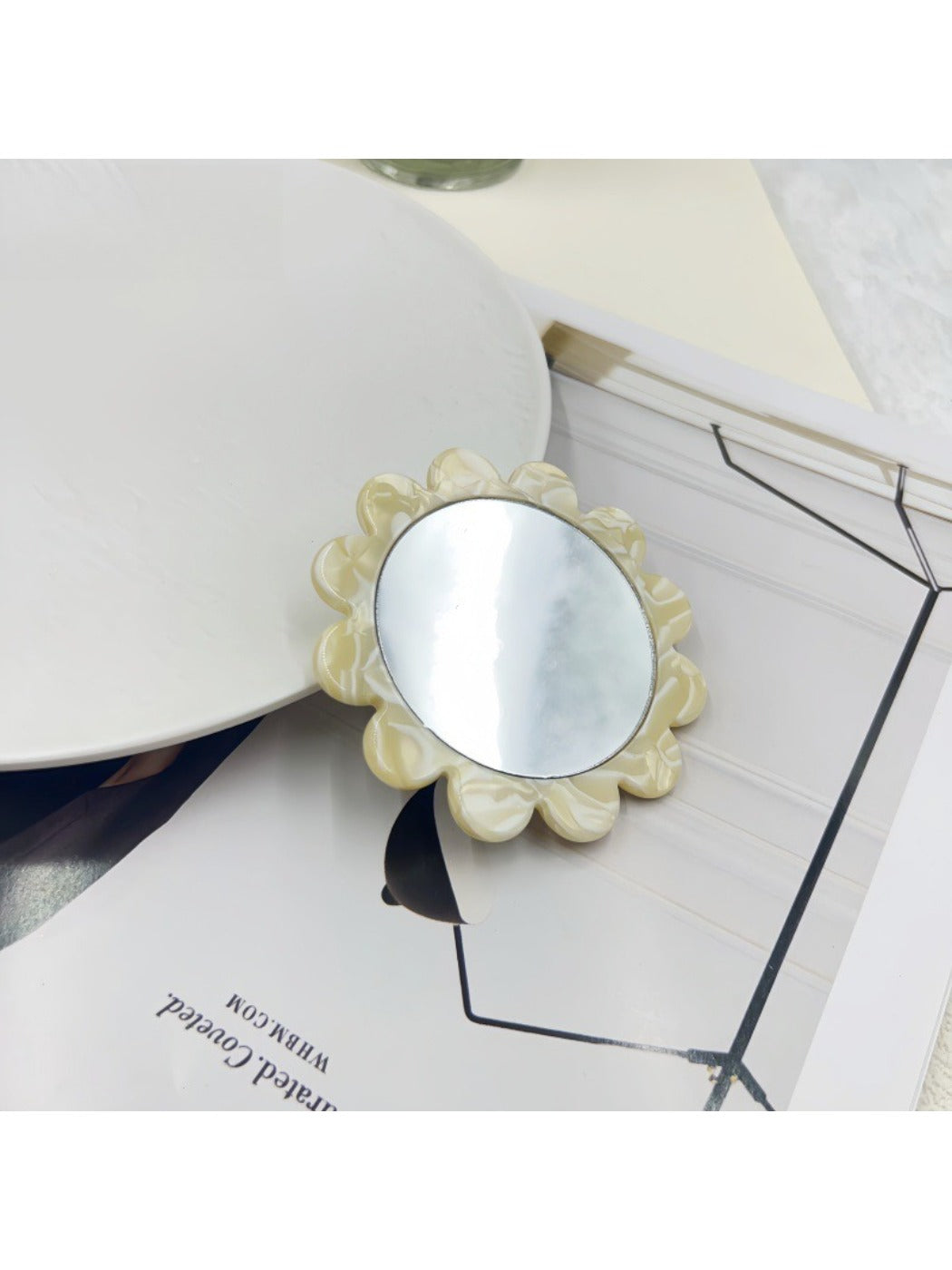 Mirroray - Acetic Acid Plate Sunflower Small Round Mirror