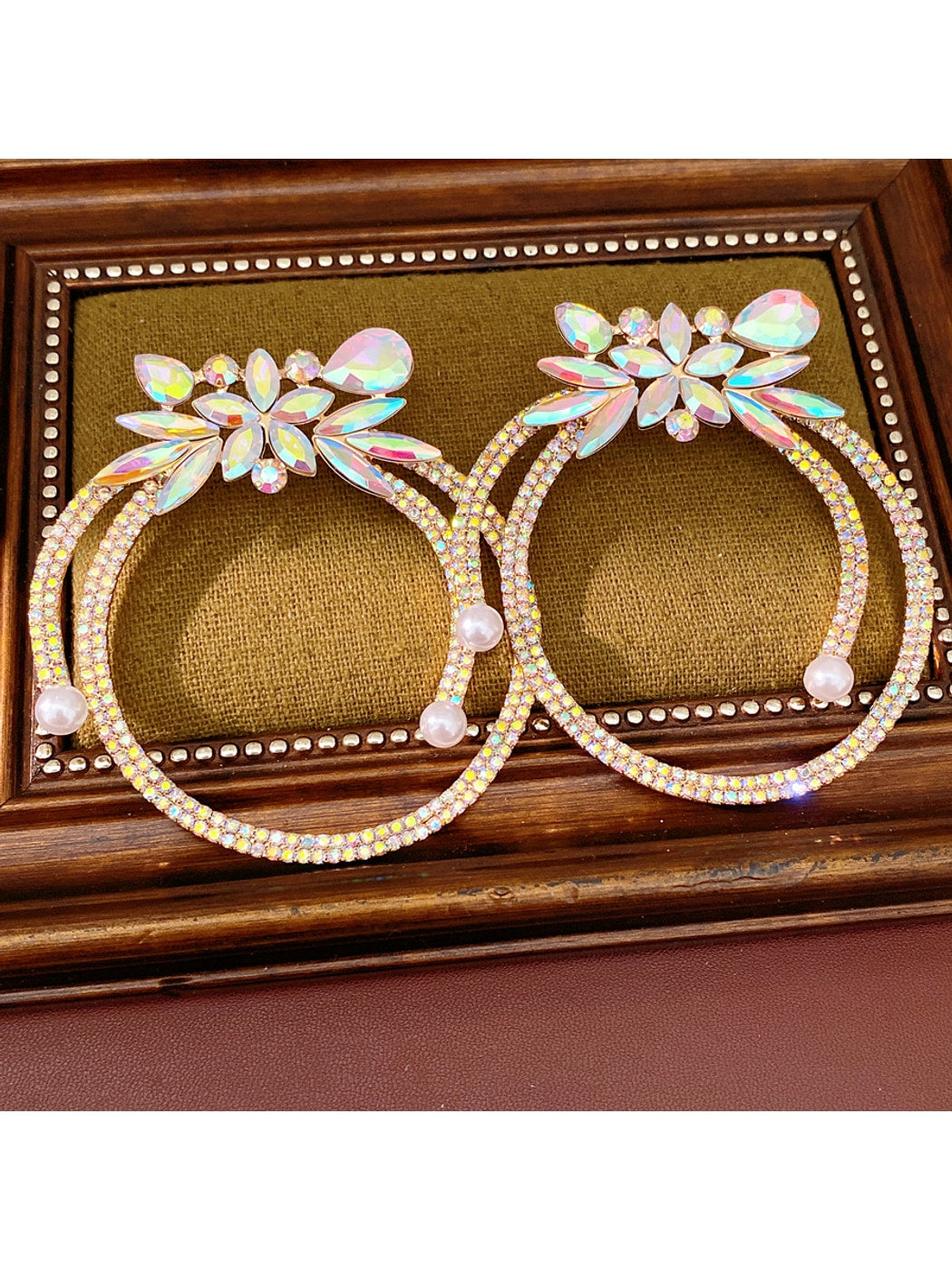 Earedge - Geometric Rhinestone Round Earrings