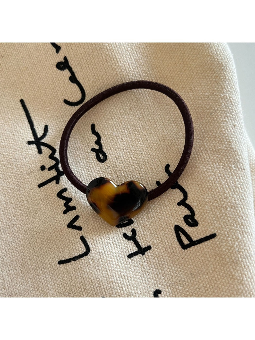 Gifty - Vintage Heart Shaped Hair Tie