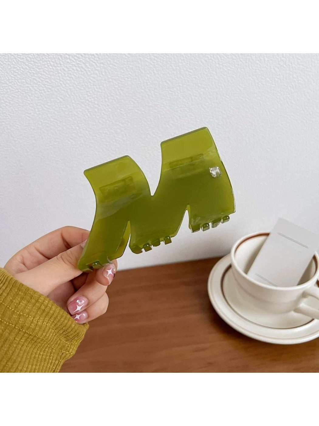 Beau - Minimalist M Shaped Hair Claw Clip