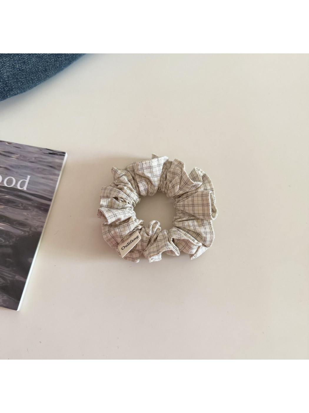 Gifty - Simple Checkered Fabric Scrunchie