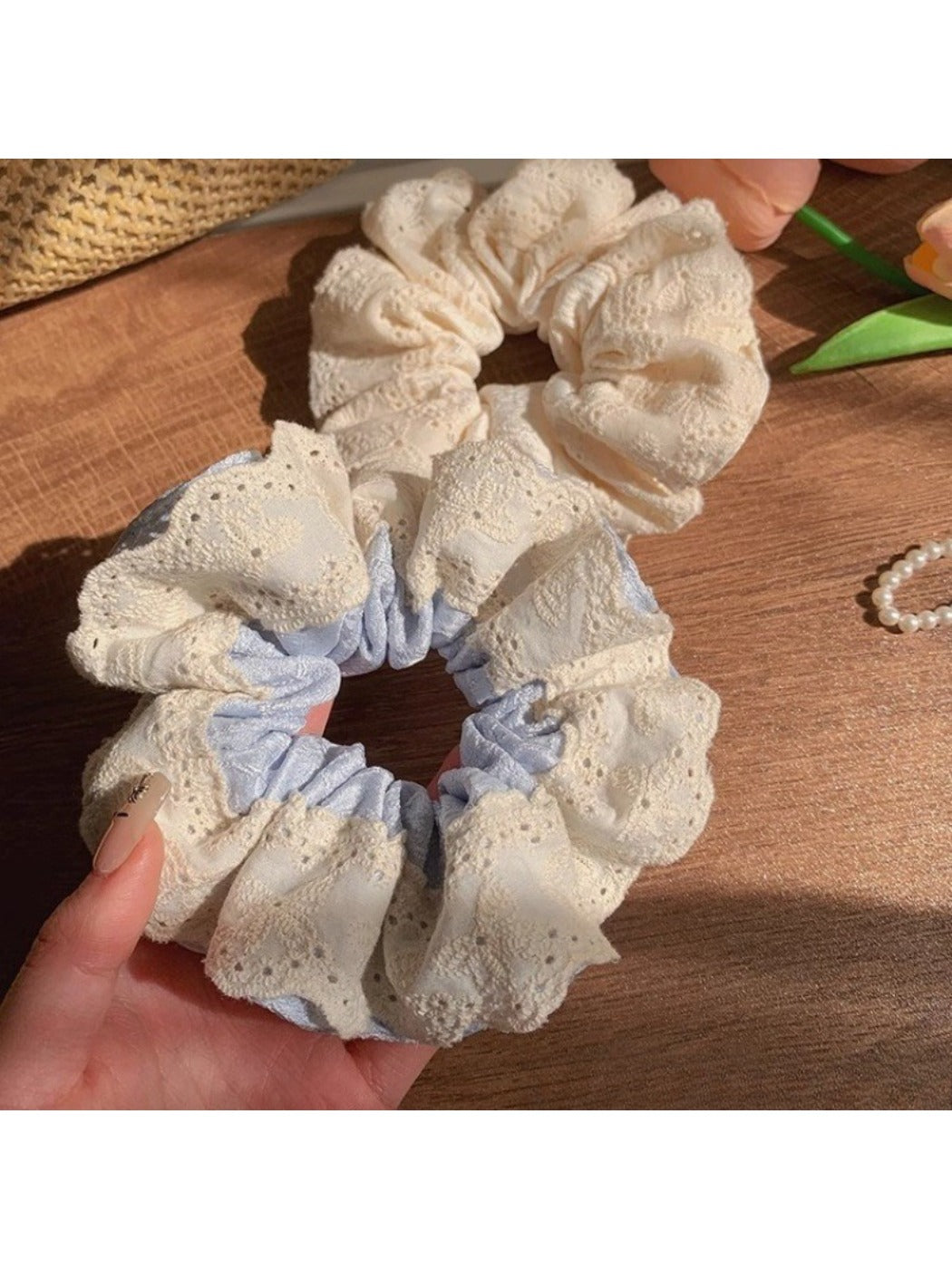 Gifty - Sweet Color-Blocked Scrunchie