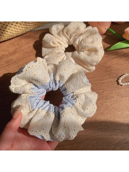 Gifty - Sweet Color-Blocked Scrunchie