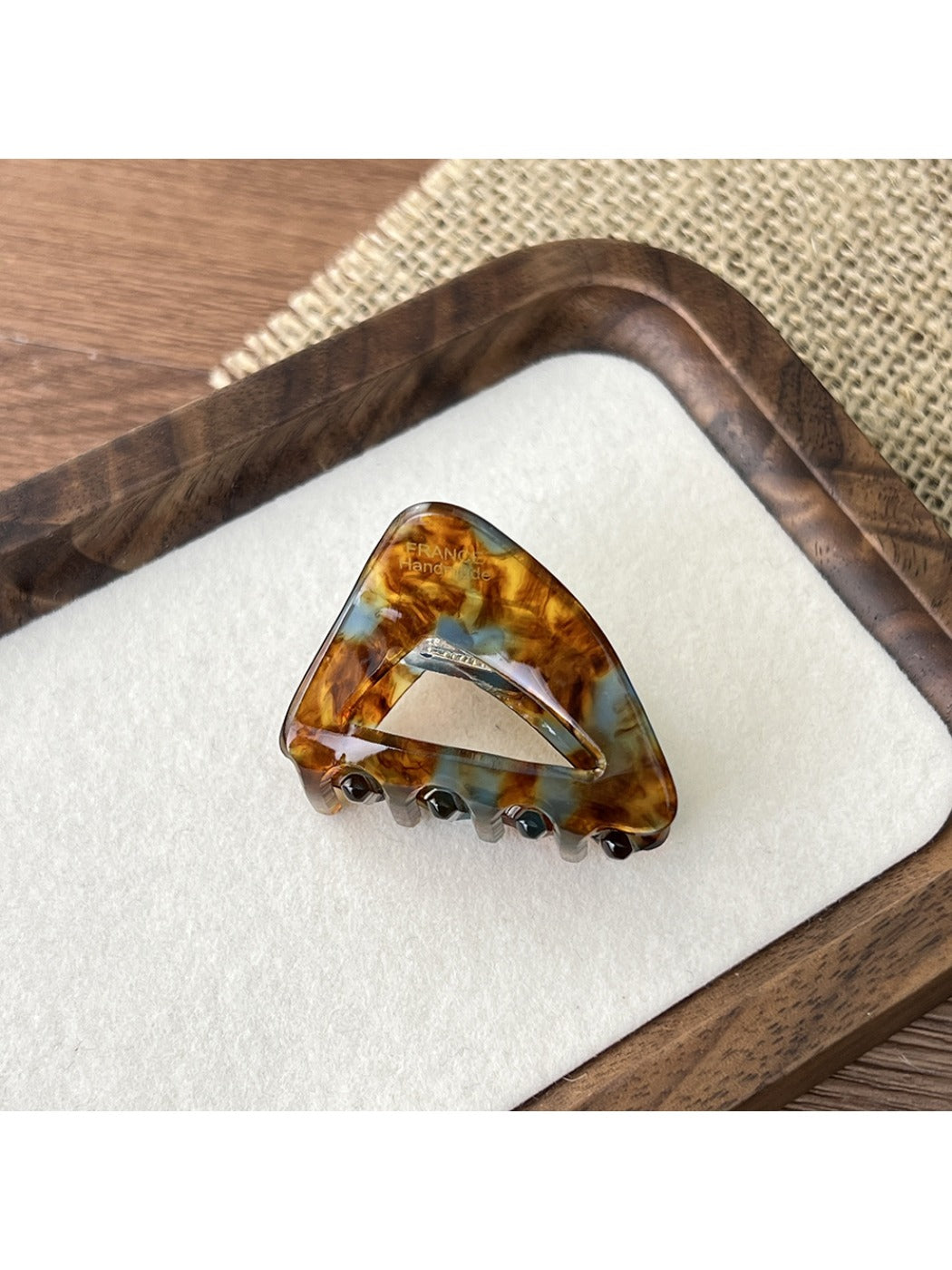 Beau - Triangular Openwork Hair Claw Clip