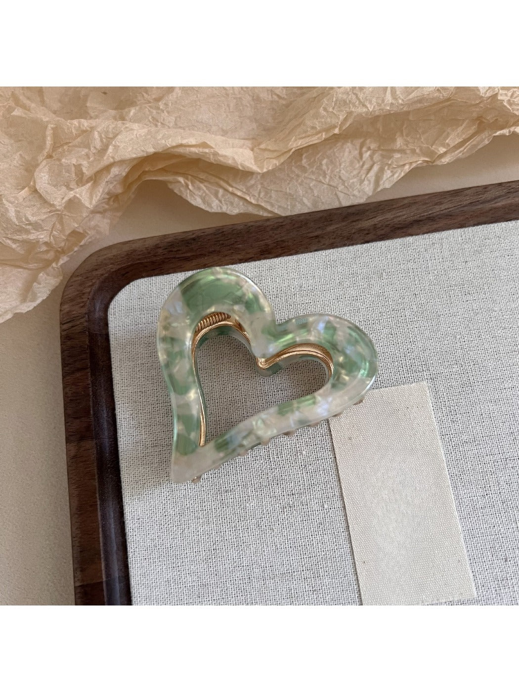 Beau - Premium Heart-Shaped Hair Clip