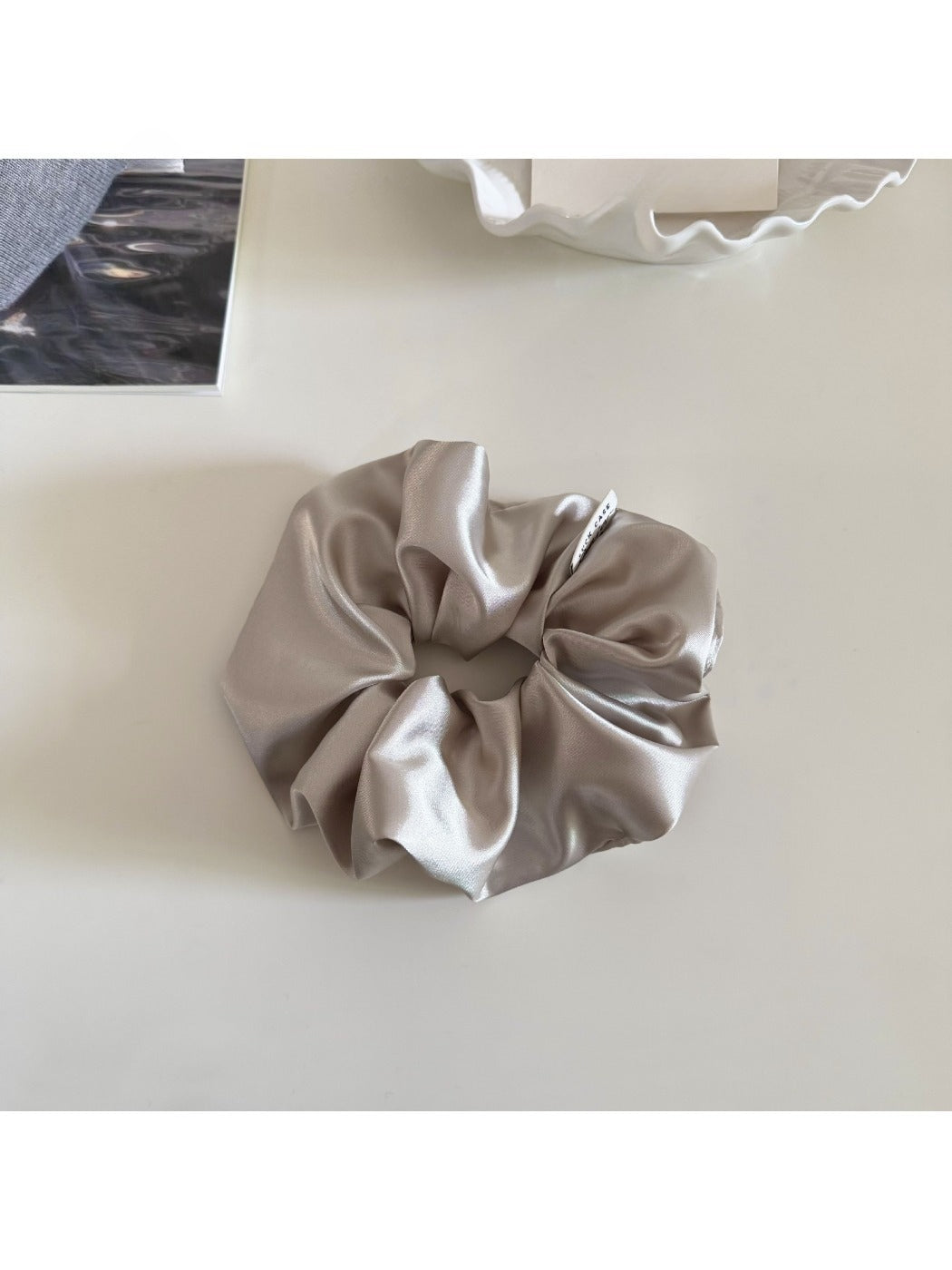 Gifty - Satin Elegant Hair Tie