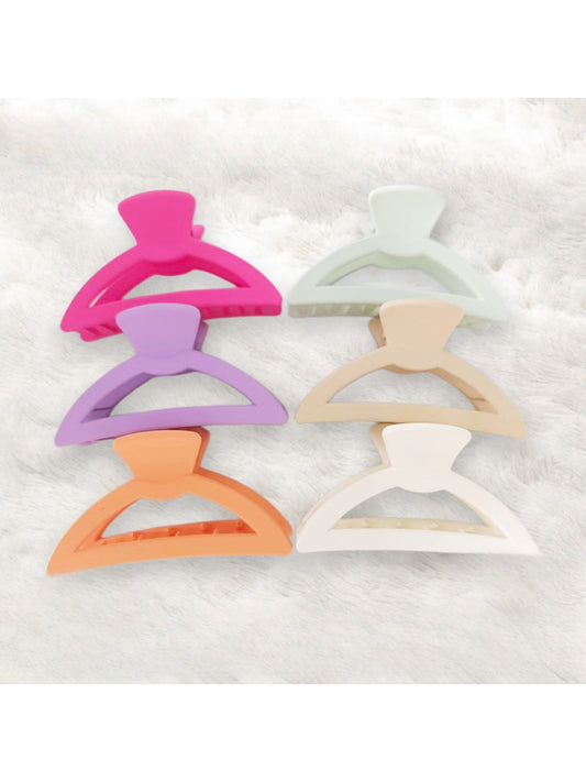 Beau - Minimalist Geometric Plastic Triangle Claw Clip